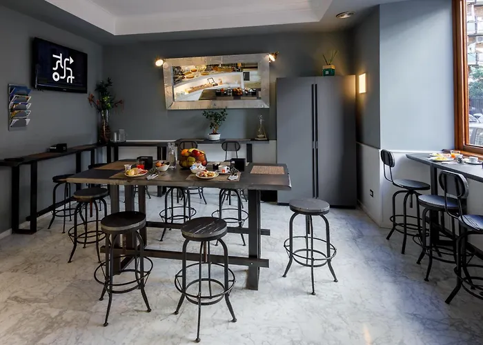 Crossroad Hotel